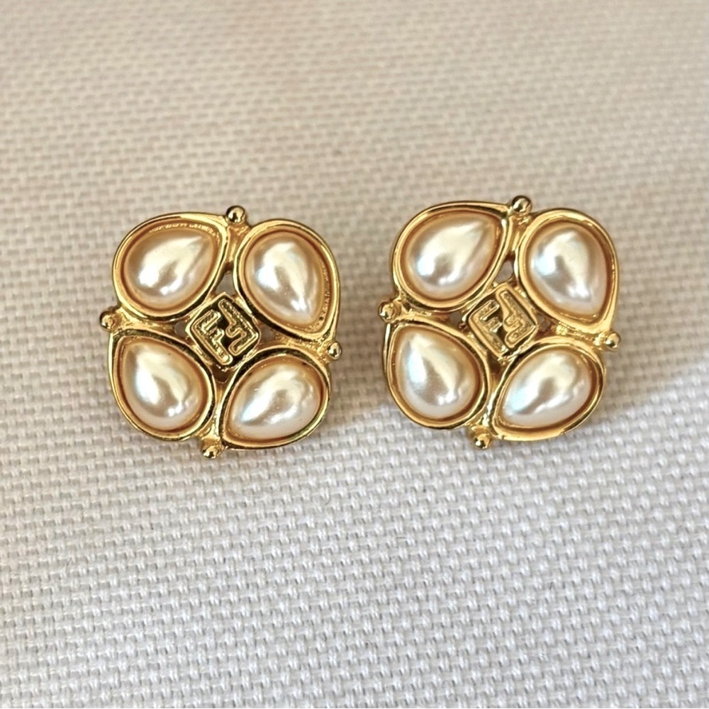 FENDI RARE Vintage Fendi FF Logo Pearl Cluster Pierced Earrings – 90s Runway Era - Picture 2 of 9